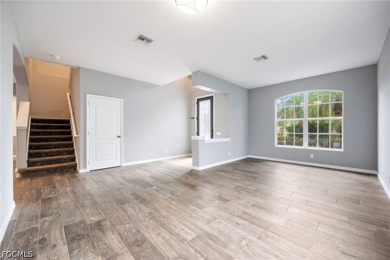 5 bedroom SingleFamilyResidence at 3280 Hampton Blvd, Hampton Lakes, Alva — photo 4