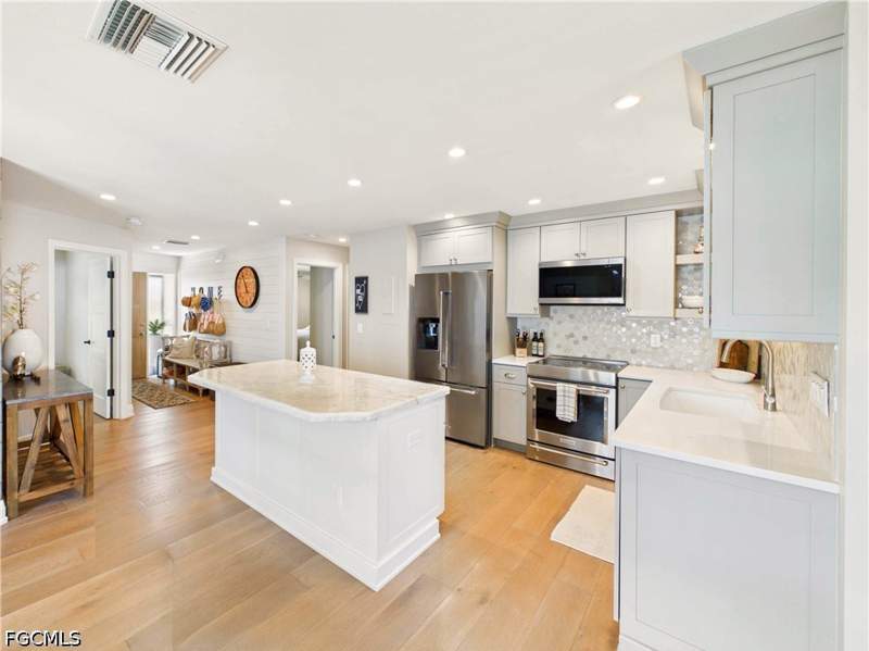 3 bedroom Condominium at 1051 Swallow Ave 208, Misty Cove, Marco Island — photo 4