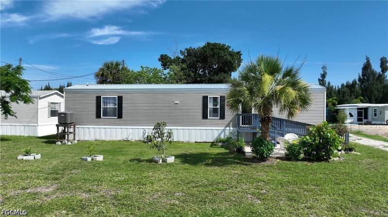 2 bedroom ManufacturedHome at 4976 Curlew Dr, Flamingo Bay, St James City — photo 2