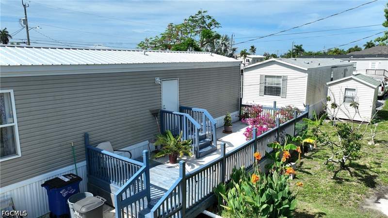 2 bedroom ManufacturedHome at 4976 Curlew Dr, Flamingo Bay, St James City — photo 3