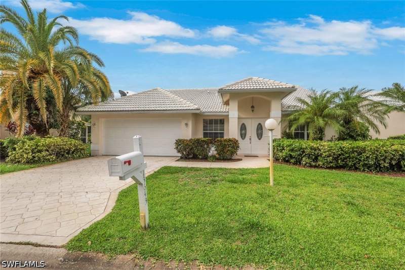 3 bedroom SingleFamilyResidence at 13643 Cherry Tree Ct, Williamsburg, Fort Myers — photo 2