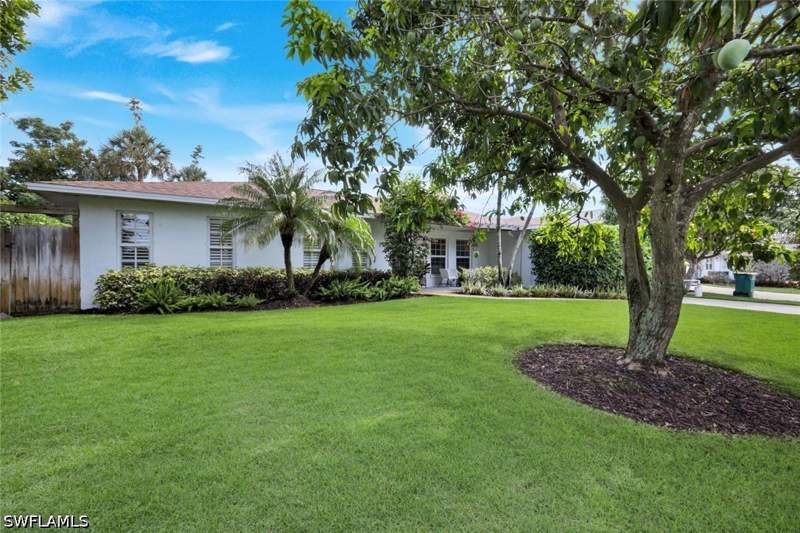 4 bedroom SingleFamilyResidence at 841 107th Ave N, Naples Park, Naples — photo 3