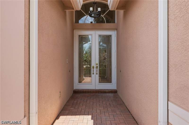 3 bedroom SingleFamilyResidence at 2009 Isla De Palma Cir, Saturnia Lakes, Naples — photo 4