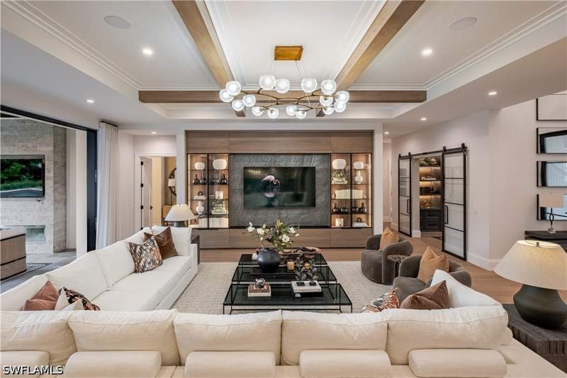 5 bedroom SingleFamilyResidence at 3235 Regatta Rd, Moorings, Naples — photo 3