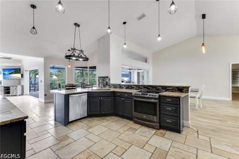 2013 Everest Pkwy, Cape Coral FL - photo 14 of 43