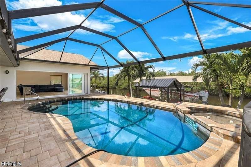 3 bedroom SingleFamilyResidence at 2013 Everest Pkwy, Cape Coral, Cape Coral — photo 2