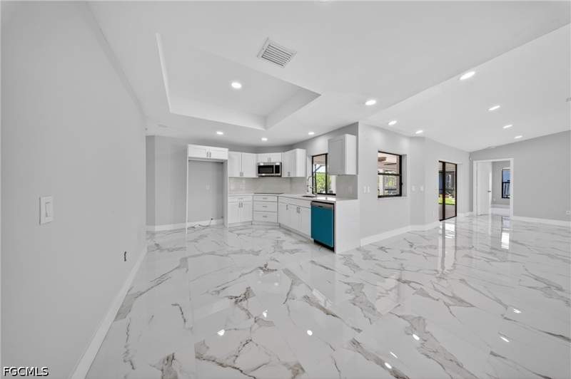 3 bedroom SingleFamilyResidence at 1417 Everest Pkwy E, Cape Coral, Cape Coral — photo 4