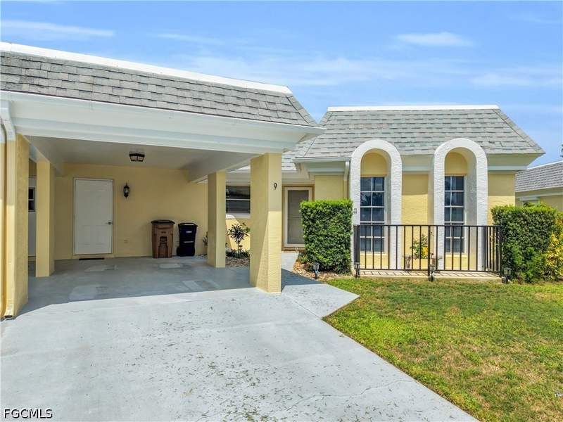 2 bedroom Condominium at 9 Regency Ct, East Greens Land Condo, Lehigh Acres — photo 2
