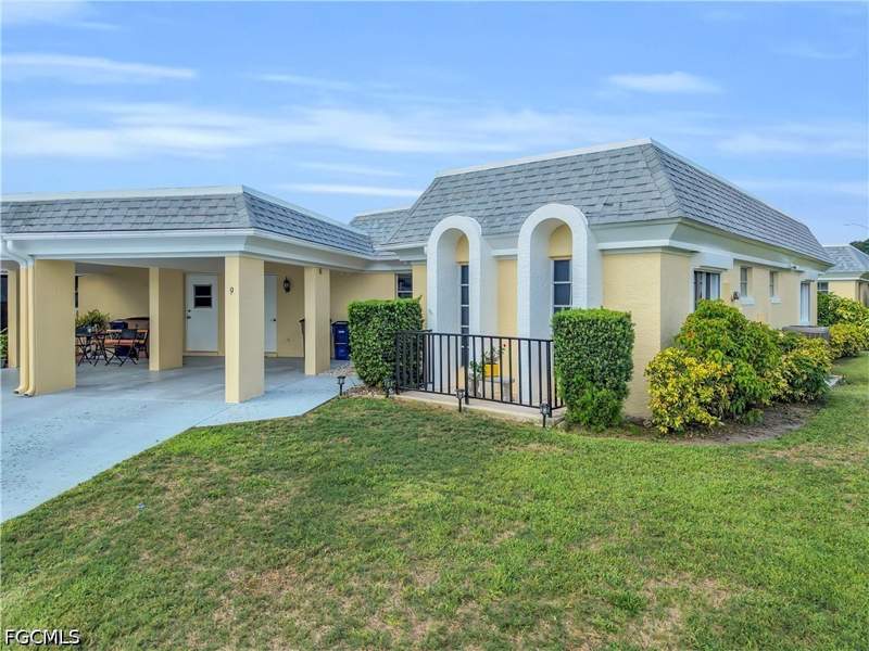 2 bedroom Condominium at 9 Regency Ct, East Greens Land Condo, Lehigh Acres — photo 3