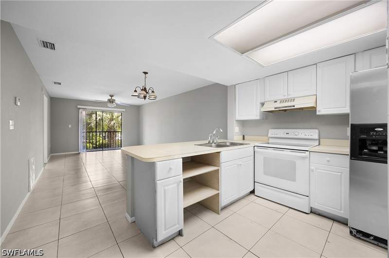 2 bedroom Condominium at 2700 Park Windsor DR 714, EVANSTON PARK CONDO, Fort Myers — photo 3