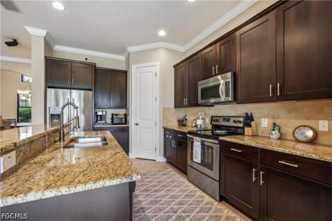 10100 Belcrest Blvd, Fort Myers FL - photo 12 of 49