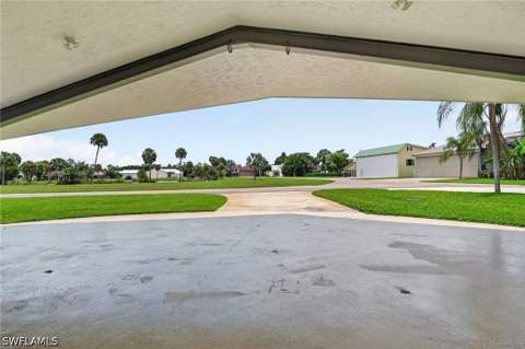 3940 Skyway Dr 55, Naples FL - photo 23 of 48