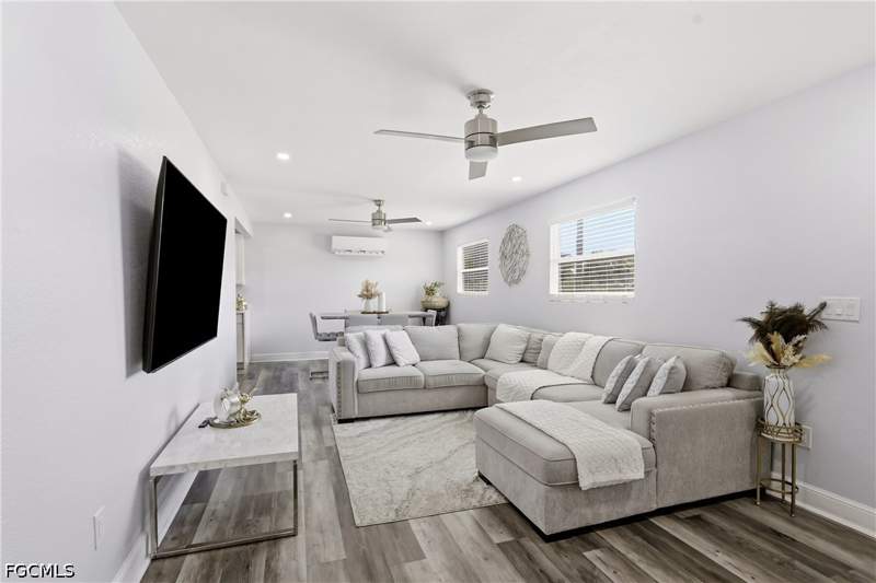 2 bedroom SingleFamilyResidence at 8338 McDaniel Dr, North Fort Myers, North Fort Myers — photo 4