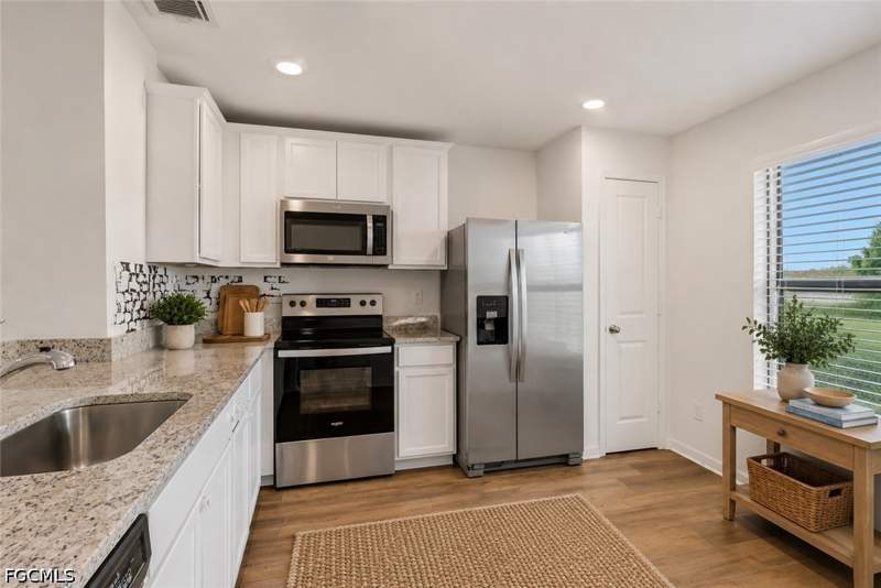 3 bedroom SingleFamilyResidence at 219 NW 25th Ter, Cape Coral, Cape Coral — photo 3