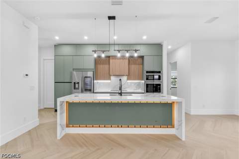 2014 SW 8th Pl, Cape Coral FL - photo 10 of 38