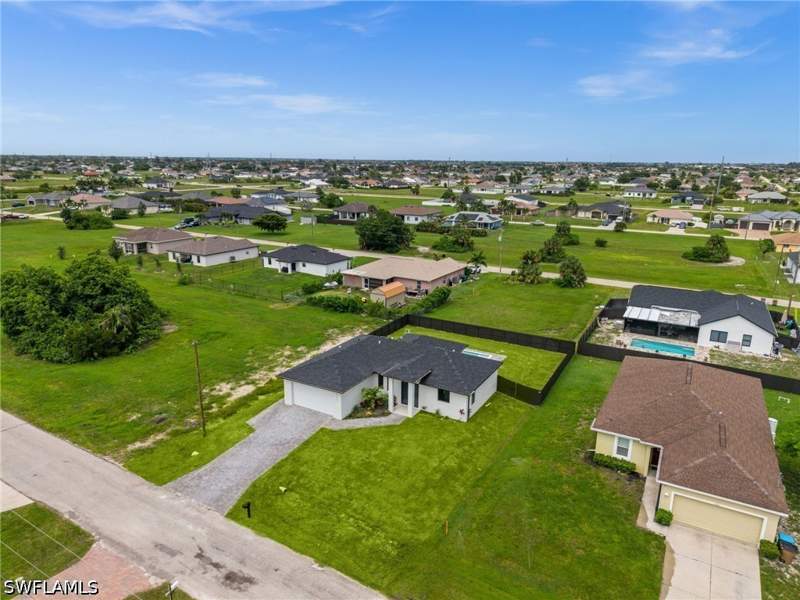 3 bedroom SingleFamilyResidence at 409 NW 25th Pl, Cape Coral, Cape Coral — photo 5