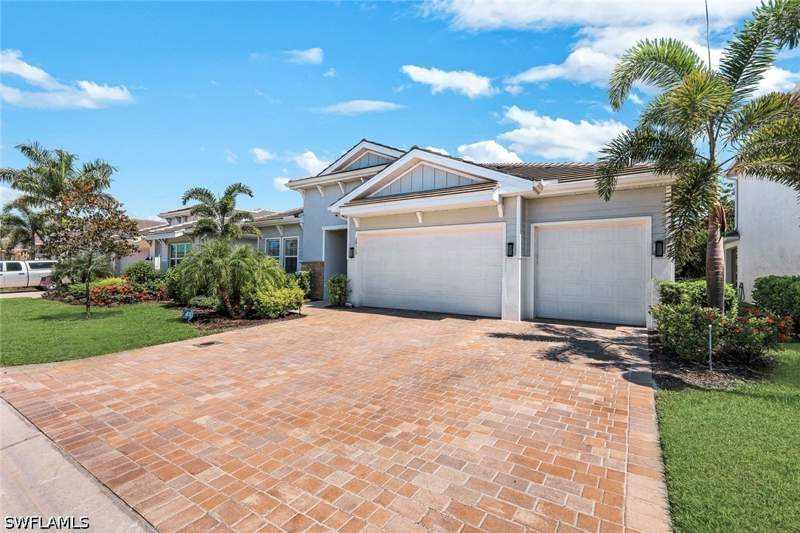 4 bedroom SingleFamilyResidence at 28113 Captiva Shell Loop, Seasons At Bonita, Bonita Springs — photo 2