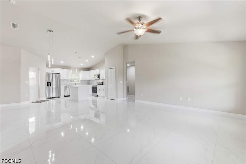 3 bedroom SingleFamilyResidence at 1893 Weldon Ave, Greenbriar, Lehigh Acres — photo 2