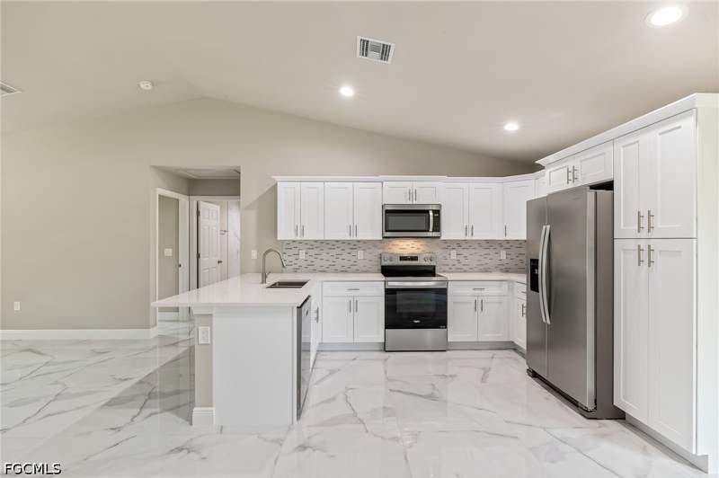 3 bedroom SingleFamilyResidence at 128 Sanborn Dr, Greenbriar, Lehigh Acres — photo 3