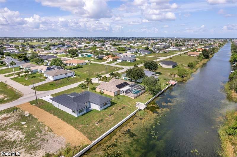3 bedroom SingleFamilyResidence at 614 NW 9th St, Cape Coral, Cape Coral — photo 4