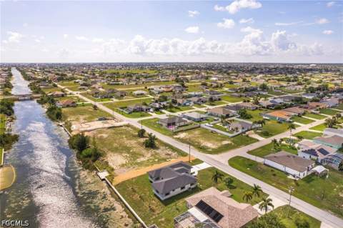 614 NW 9th St, Cape Coral FL - photo 6 of 48