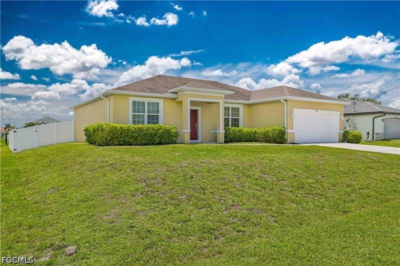 3 bedroom SingleFamilyResidence at 4402 NW 32nd Ter, Cape Coral, Cape Coral — photo 3
