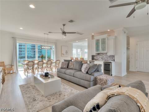 282 Delmar Ave, Fort Myers Beach FL - photo 7 of 43