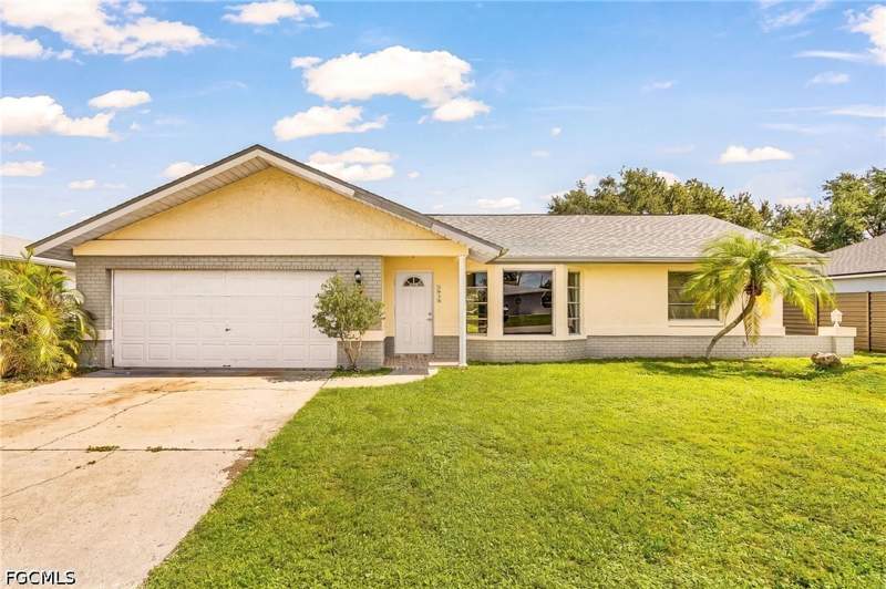 3 bedroom SingleFamilyResidence at 1435 SE 14th St, Cape Coral, Cape Coral — photo 2