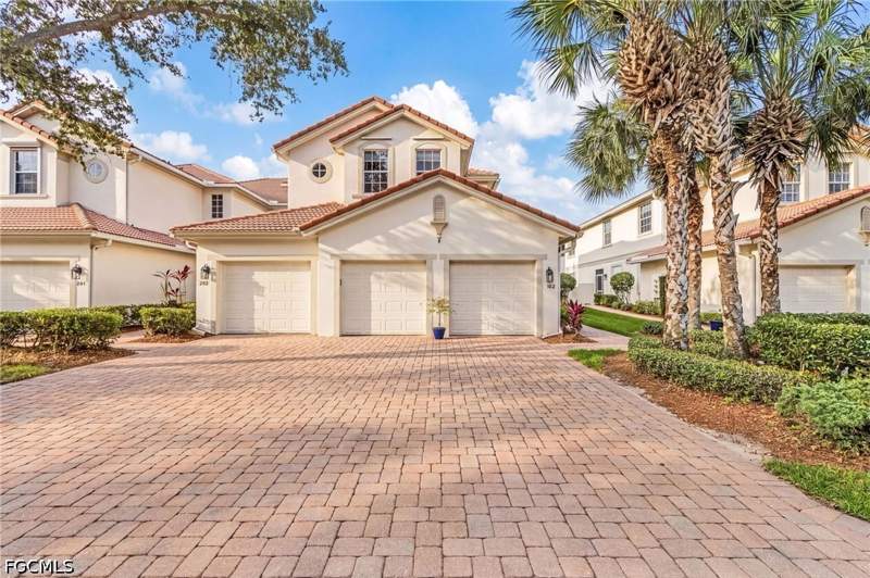 2 bedroom Condominium at 16630 Crownsbury Way 102, Oxford Pointe, Fort Myers — photo 2