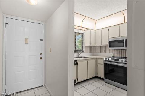 4251 27th CT SW 104, Naples FL - photo 12 of 22
