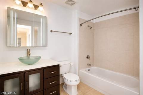 410 Bayfront Pl 2308, Naples FL - photo 8 of 18