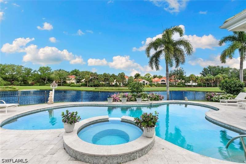 4 bedroom SingleFamilyResidence at 6991 Greentree Dr, Barrington At Pelican Bay, Naples — photo 4