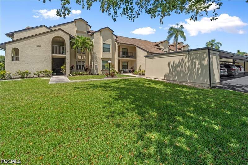 2 bedroom Condominium at 8565 Charter Club Cir 6, Club At Crystal Lake Condominium, Fort Myers — photo 3