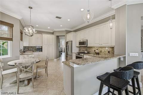 9270 Campanile Cir 204, Naples FL - photo 7 of 50