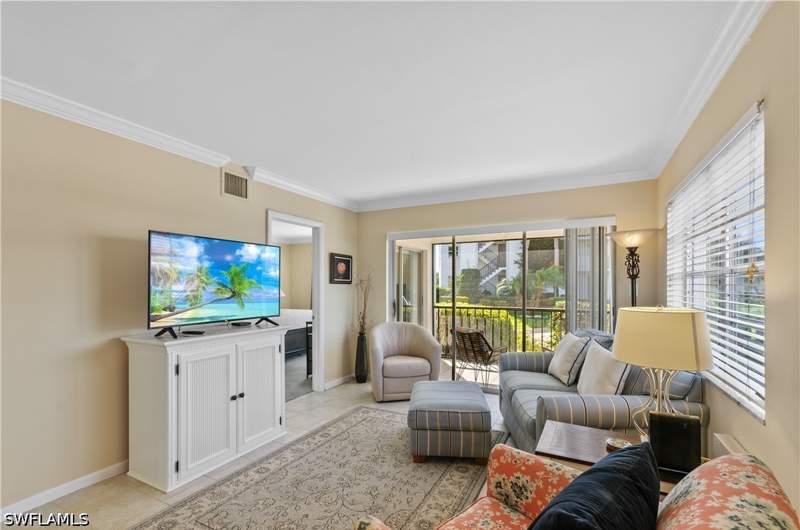2 bedroom Condominium at 5 High Point Cir W 104, High Point Country Club, Naples — photo 2