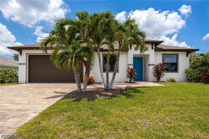 3 bedroom SingleFamilyResidence at 207 Gleason Pkwy, Cape Coral, Cape Coral — photo 4