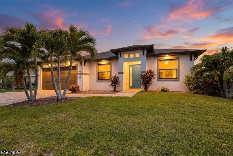 3 bedroom SingleFamilyResidence at 207 Gleason Pkwy, Cape Coral, Cape Coral — photo 5