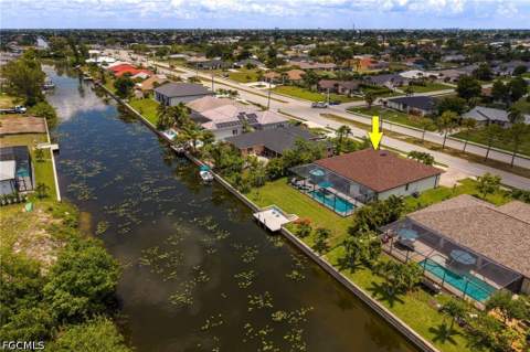 207 Gleason Pkwy, Cape Coral FL - photo 6 of 50