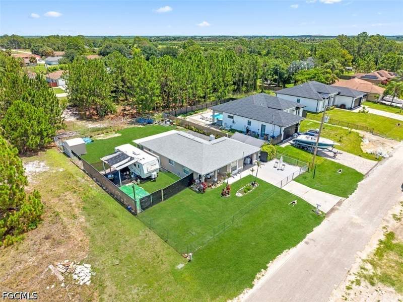 3 bedroom SingleFamilyResidence at 1243 Earnest St E, Lehigh Acres, Lehigh Acres — photo 3