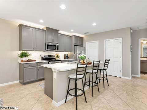4337 Dutchess Park Rd, Fort Myers FL - photo 14 of 42