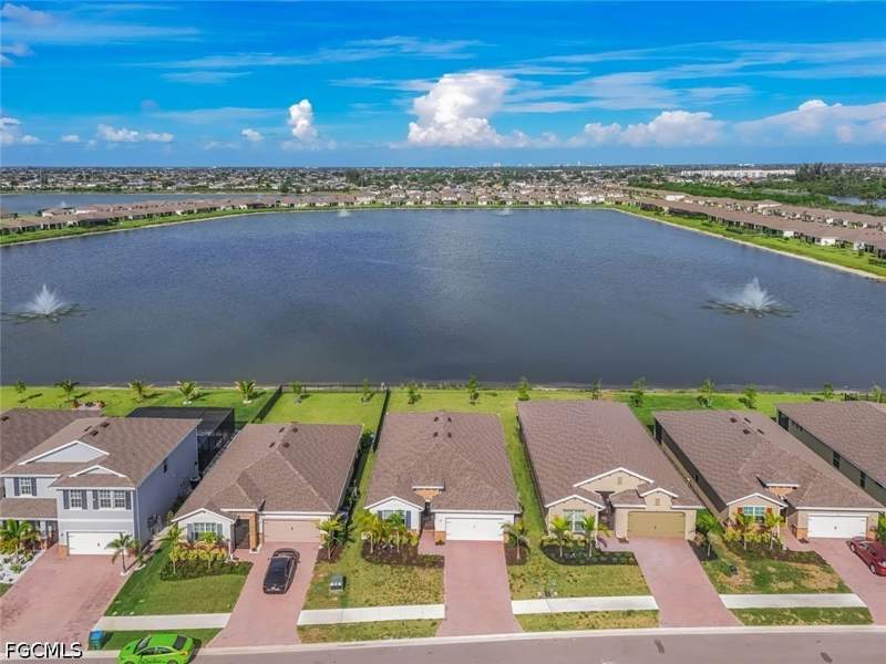 4 bedroom SingleFamilyResidence at 451 Spring Hill Lake Loop, Stonewater, Cape Coral — photo 3