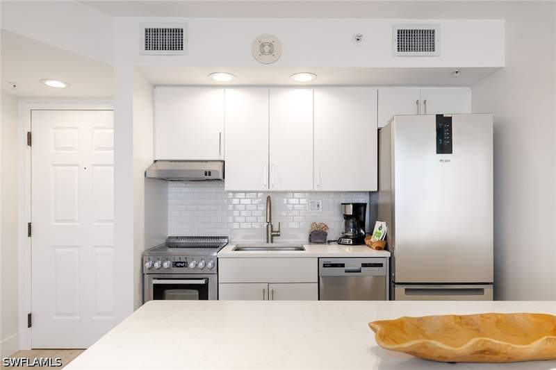 1 bedroom Condominium at 8771 Estero Blvd 903, Lovers Key Beach Club And Resort, Fort Myers Beach — photo 4