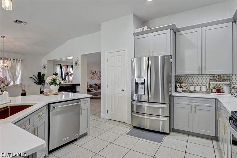 4 bedroom SingleFamilyResidence at 18330 Beauty Berry Ct, Town Lakes, Lehigh Acres — photo 2