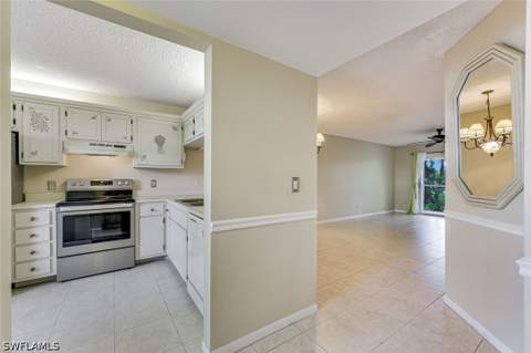 1702 Kings Lake Blvd 102, Naples FL - photo 6 of 27