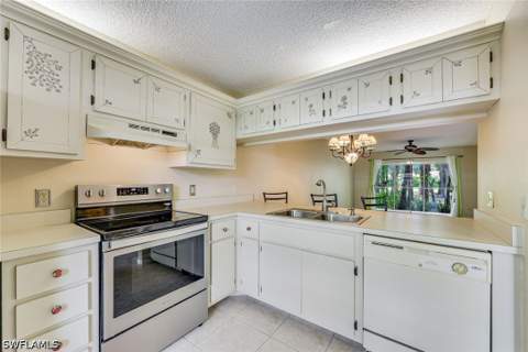 1702 Kings Lake Blvd 102, Naples FL - photo 8 of 27