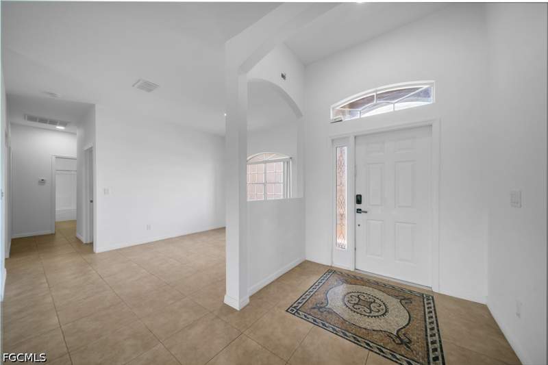 3 bedroom SingleFamilyResidence at 21 Kismet Pkwy E, Cape Coral, Cape Coral — photo 3