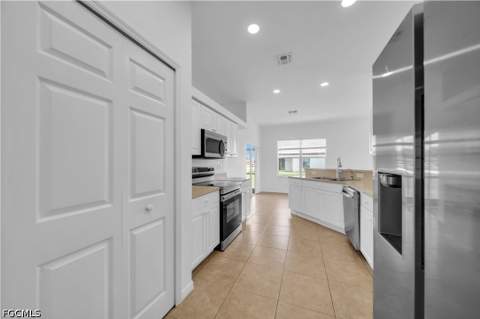 21 Kismet Pkwy E, Cape Coral FL - photo 7 of 21