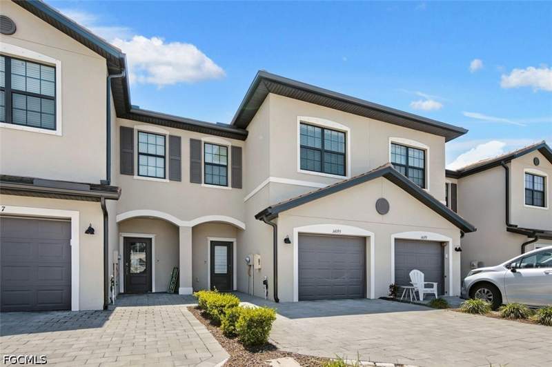 3 bedroom Townhouse at 14195 Pine Lodge Ln, Timber Creek, Fort Myers — photo 2