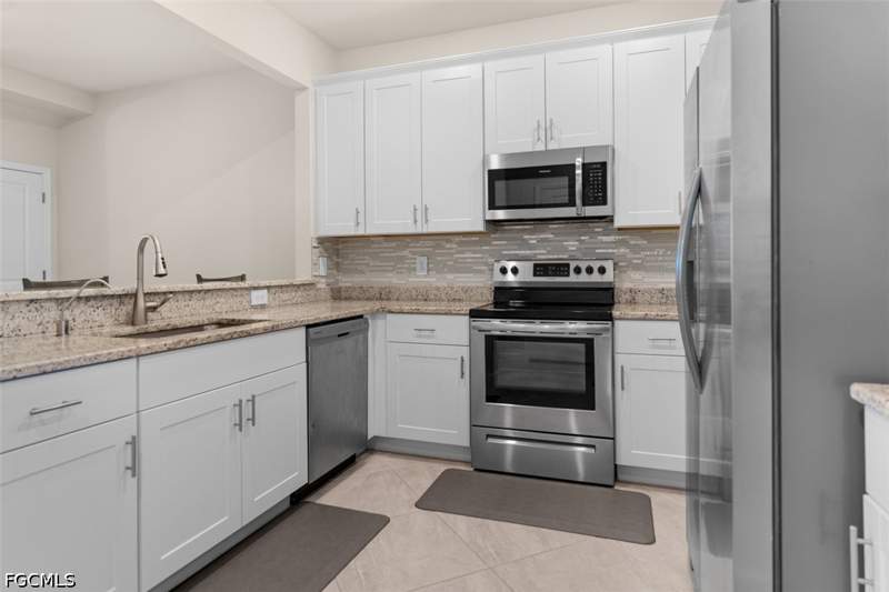 3 bedroom Townhouse at 14195 Pine Lodge Ln, Timber Creek, Fort Myers — photo 5