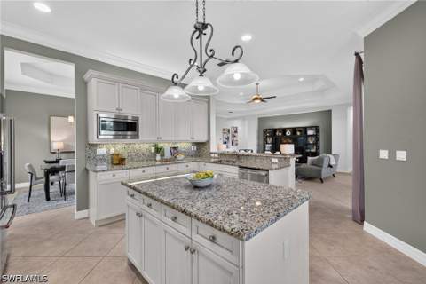 3384 Atlantic Cir, Naples FL - photo 6 of 47